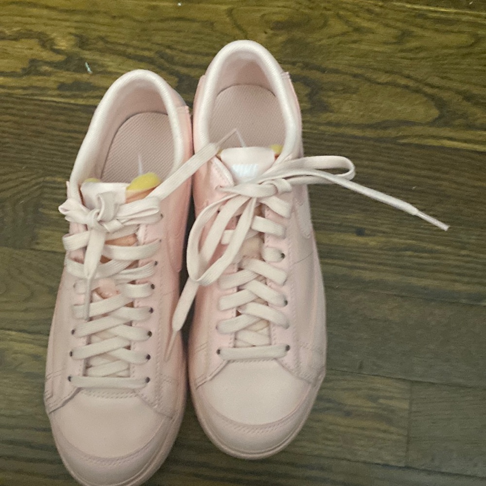 NEW Nike Blazer low platform